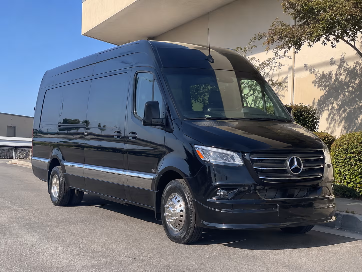 bus rental options for santa fe trips