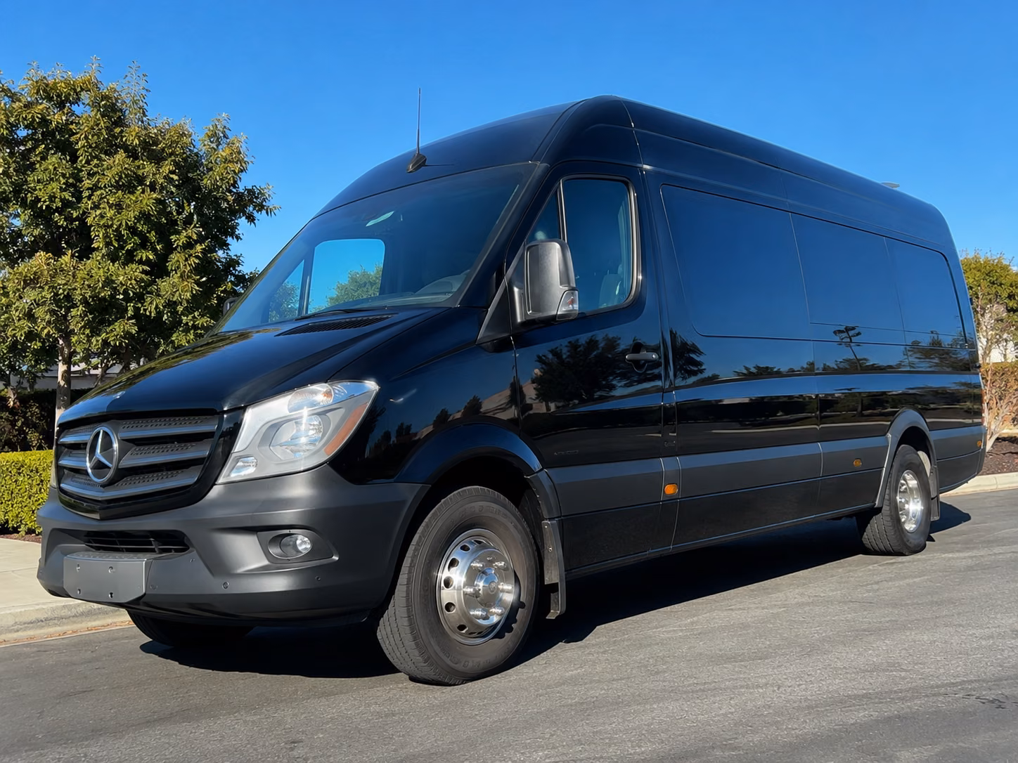 find and book transportation for your next prom 3