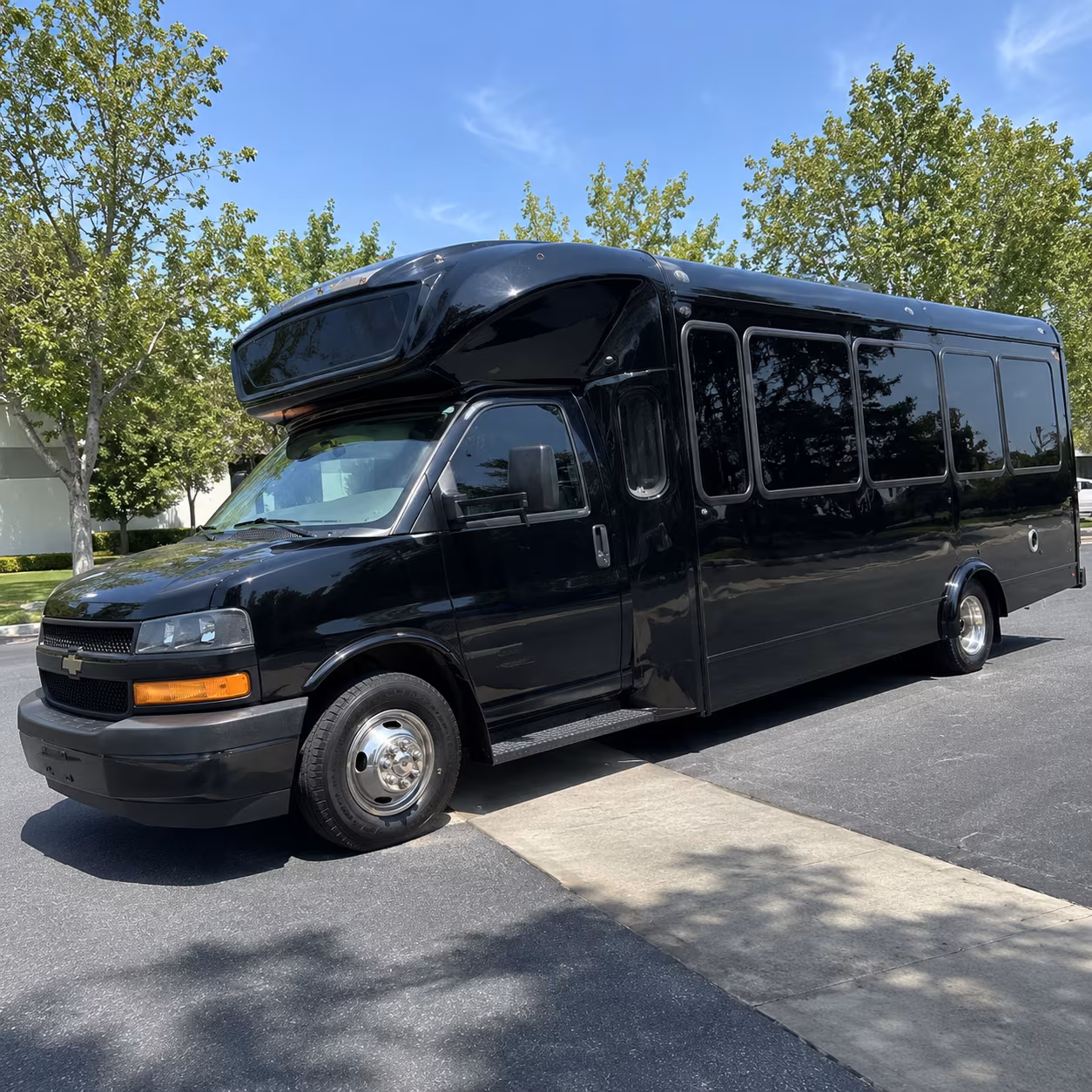 santa fe 15 passenger party bus