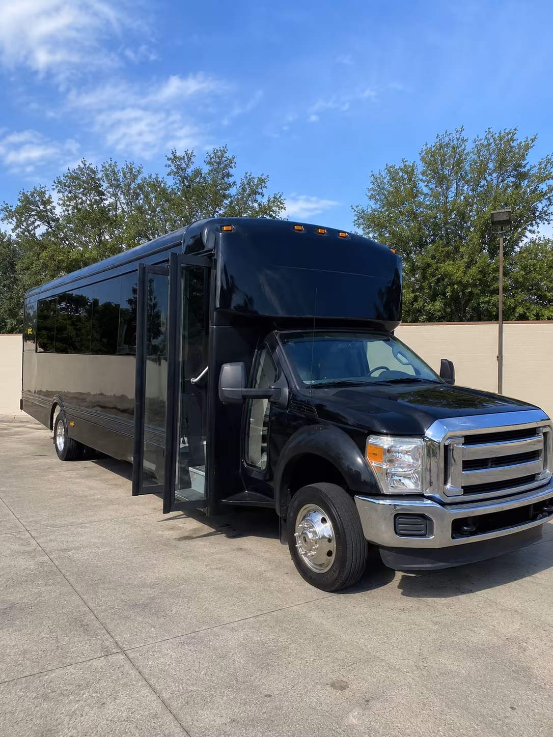 santa fe 20 passenger party bus