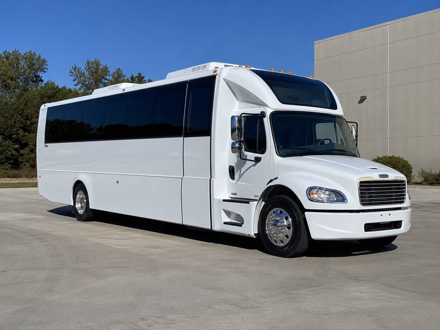 santa fe 28 passenger party bus