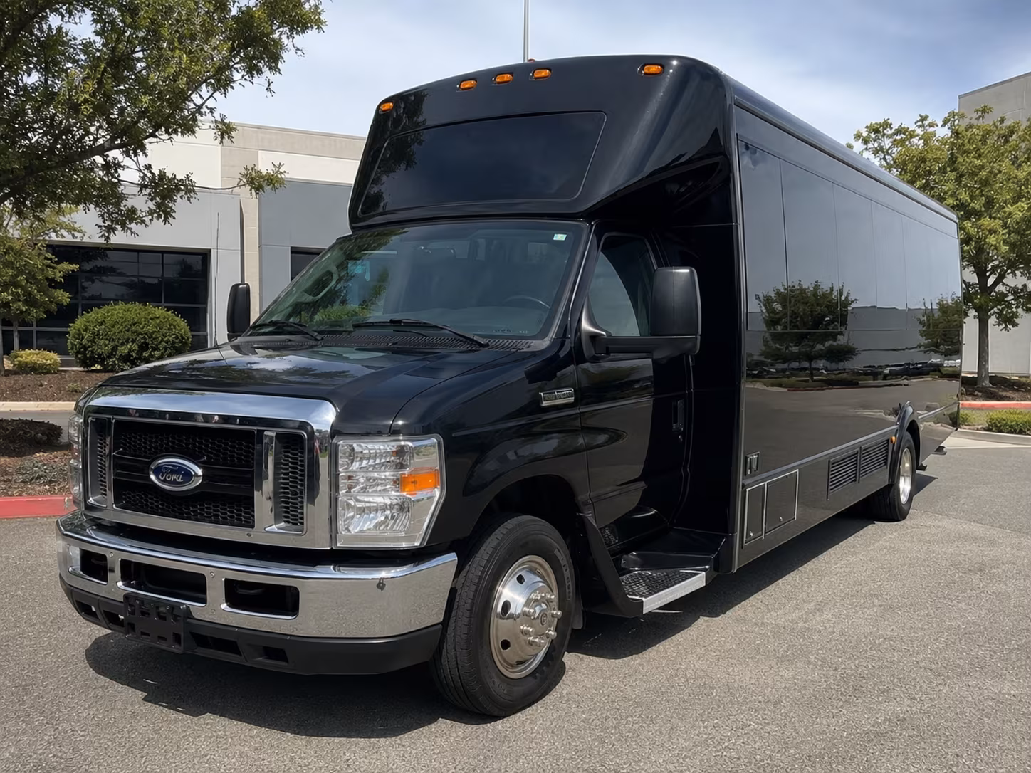 santa fe meow wolf santa party bus rental